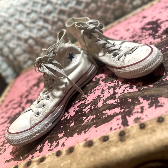 CONVERSE White Hi top chucks Sz 8.5 - Well Loved - Picture 3 of 8
